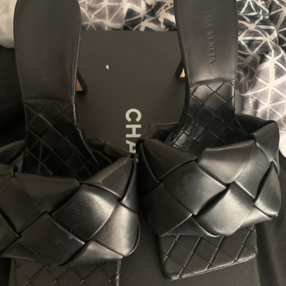 Heels - Picture 2 of 3